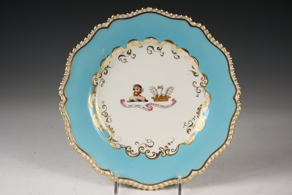 ENGLISH HERALDIC PLATE - Handpainted