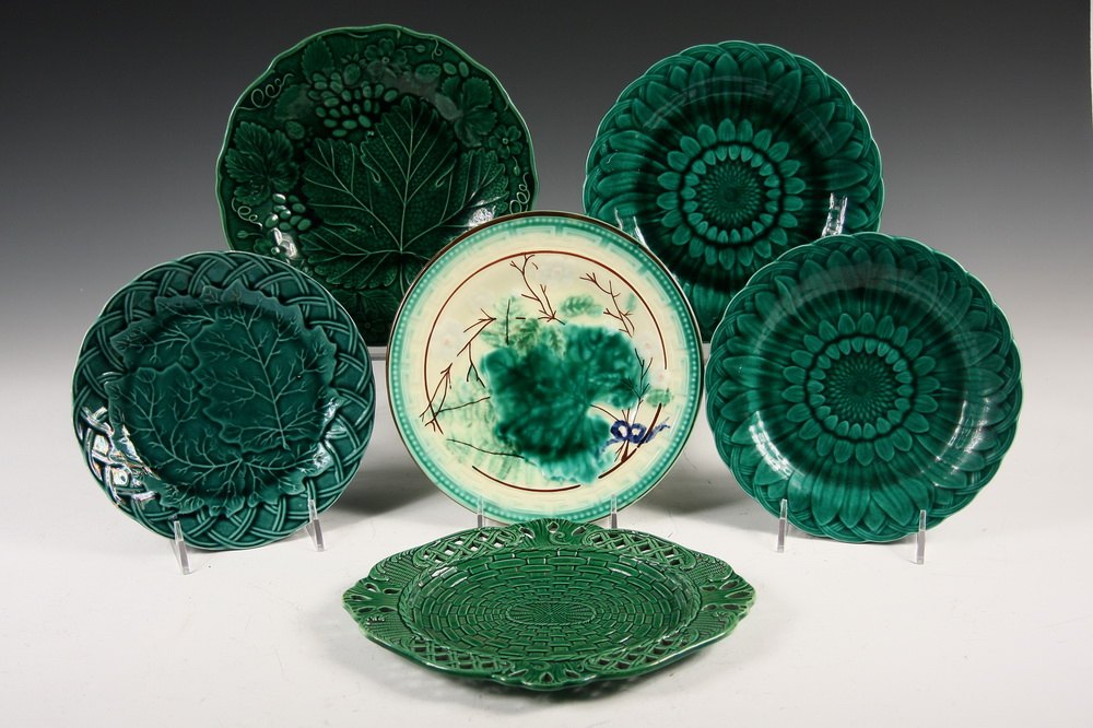 (6) ASSORTED MAJOLICA PLATES -