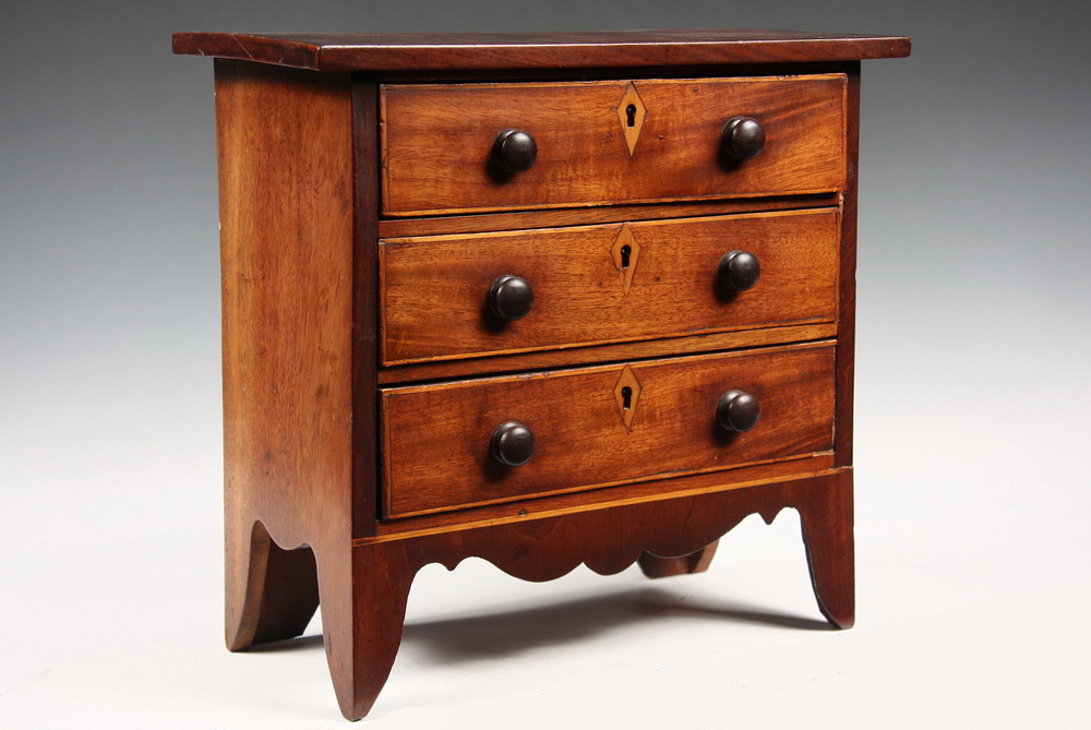 MINIATURE DRESSER - Miniature Hepplewhite