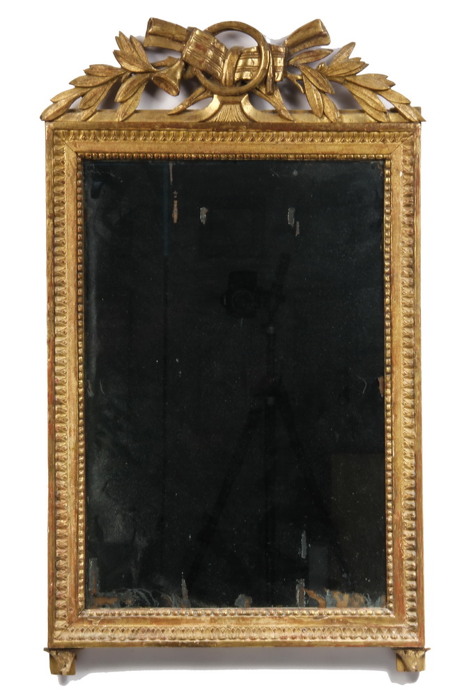 LOOKING GLASS - 18th c. Giltwood