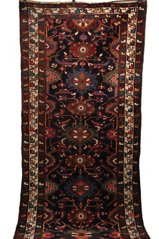 ORIENTAL RUG Early 20th c Northwest 161c03