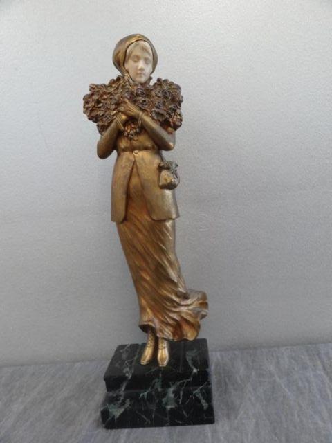 Dore Bronze Figure of a Lady With 15fa6f