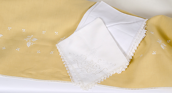 Linens for the Dinner Table Ca