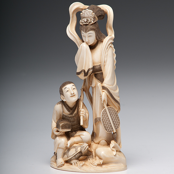 Okimono Ivory Carving of a Lady 1600dc