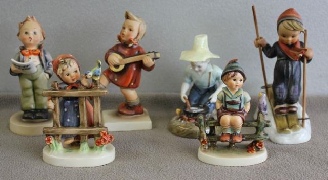 Lot of 6 Porcelain Figures. 5 Hummels