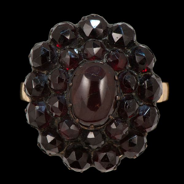 18k Bohemian Garnet Ring 18k antique 16035e