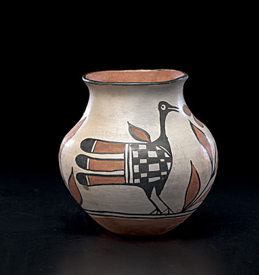 Santo Domingo Jar beautifully potted 1606ec