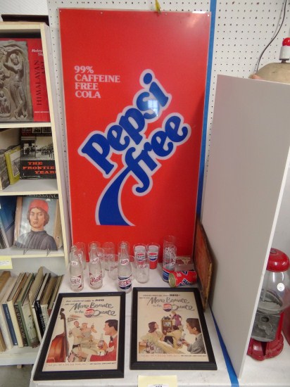 Lot including ''Pepsi Free'' vending