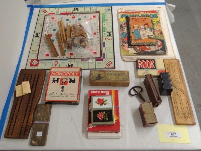 Lot misc. early board games cribbage