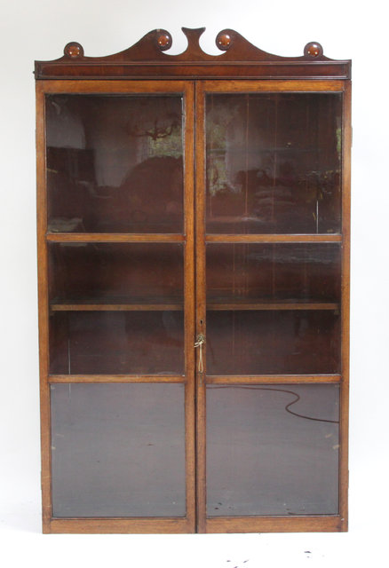 A 19th Century mahogany bookcase 16336b