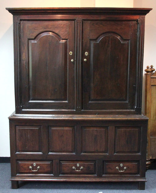 An 18th Century oak wardrobe with 16337f