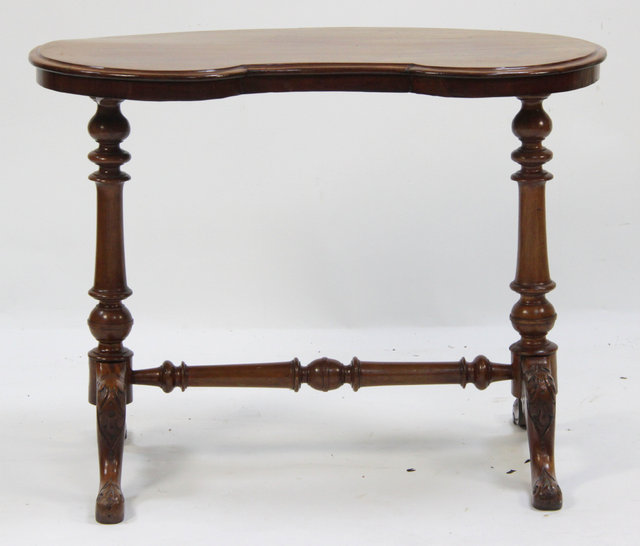 A late Victorian kidney shaped table