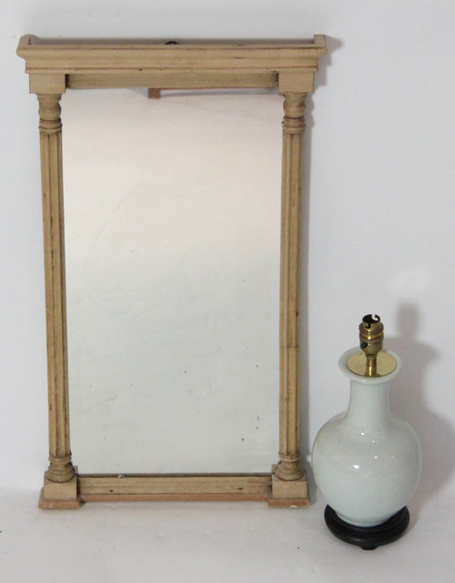 A Victorian pine mirror with fluted 1633e5