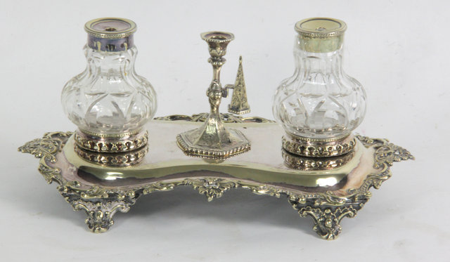 An Edwardian pen tray with pierced