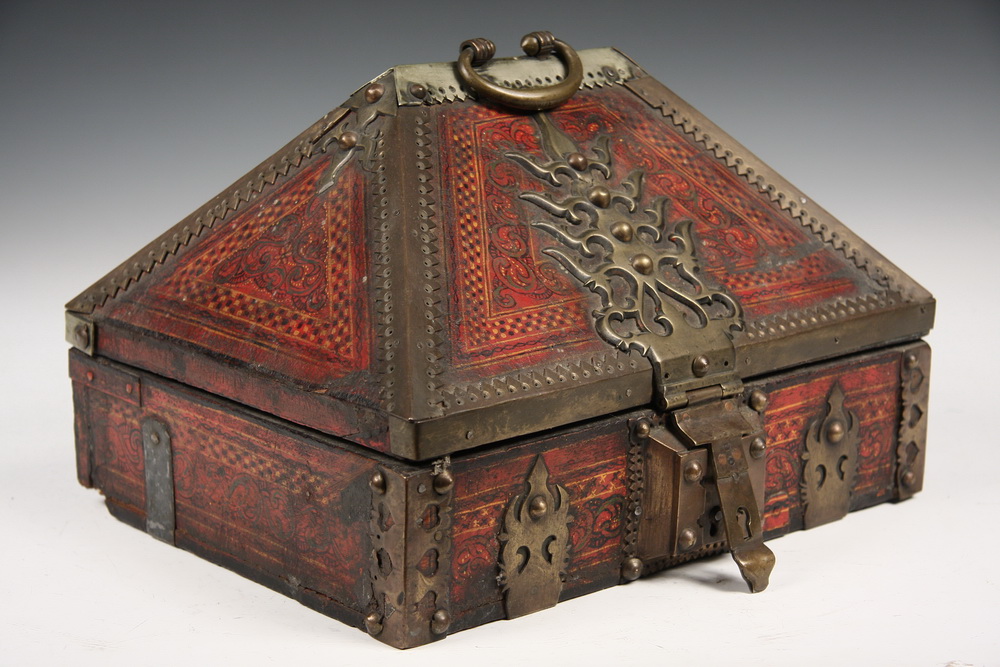 CHINESE EXPORT BOX 19th c Chinese 1635a4