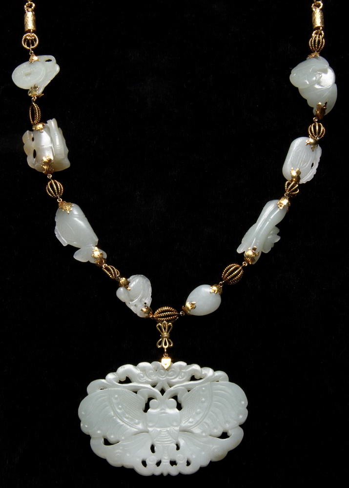 CHINESE GOLD JADE NECKLACE  163633