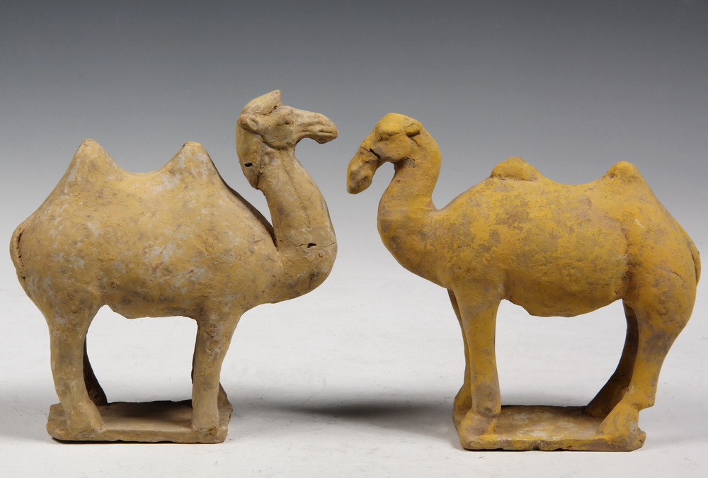 PAIR OF CHINESE HAN DYNASTY CAMELS 16363f