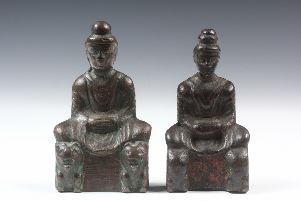 TWO SMALL CHINESE HOLLOW CAST BRONZE 163645