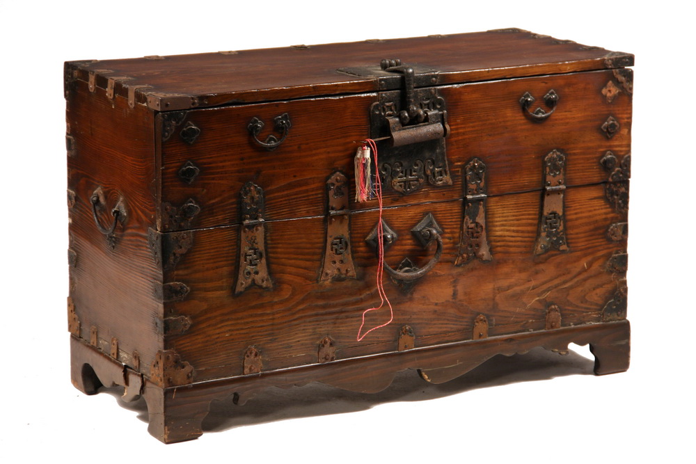 EARLY KOREAN TRUNK - 19th c or