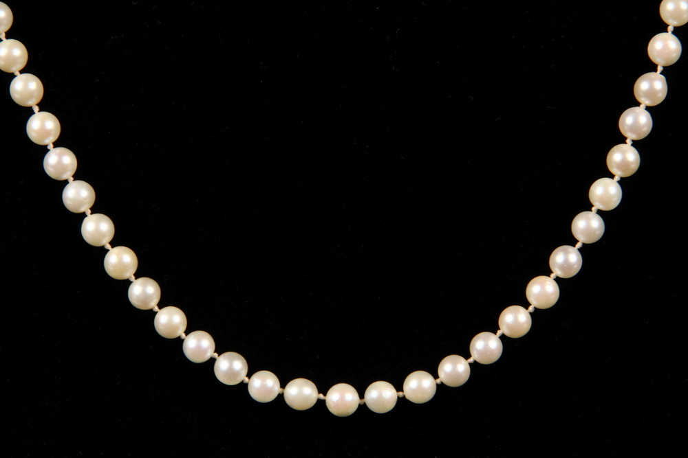NECKLACE - One Vintage Strand of Cream