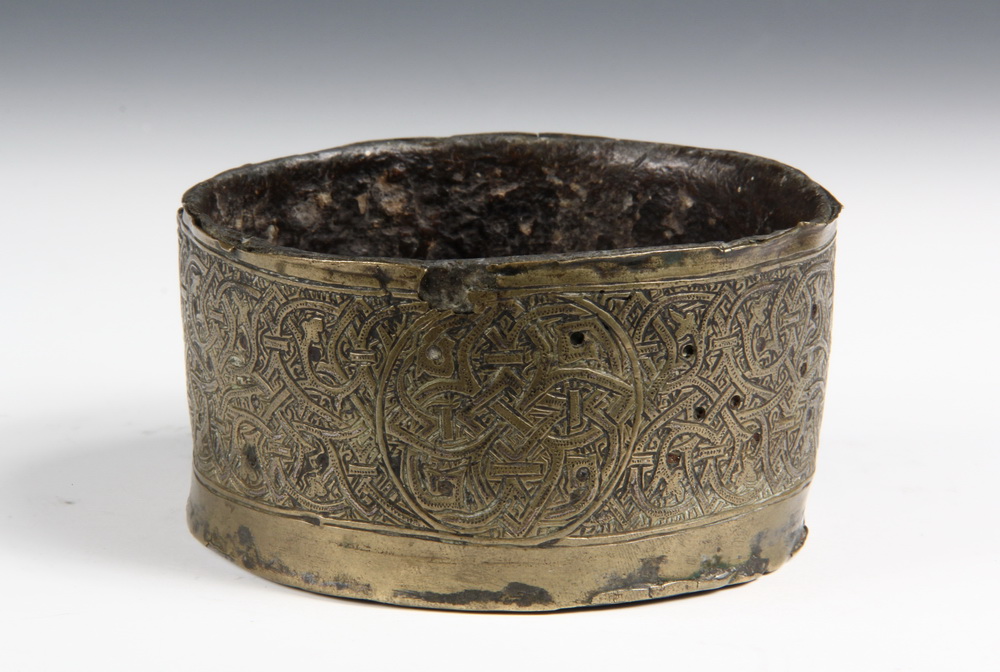 ISLAMIC BRONZE METALWORK a remnant 1638de