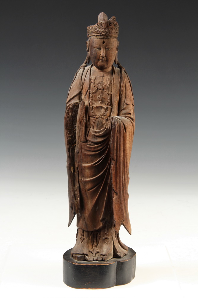 EARLY CHINESE WOOD FIGURE Standing 163e69