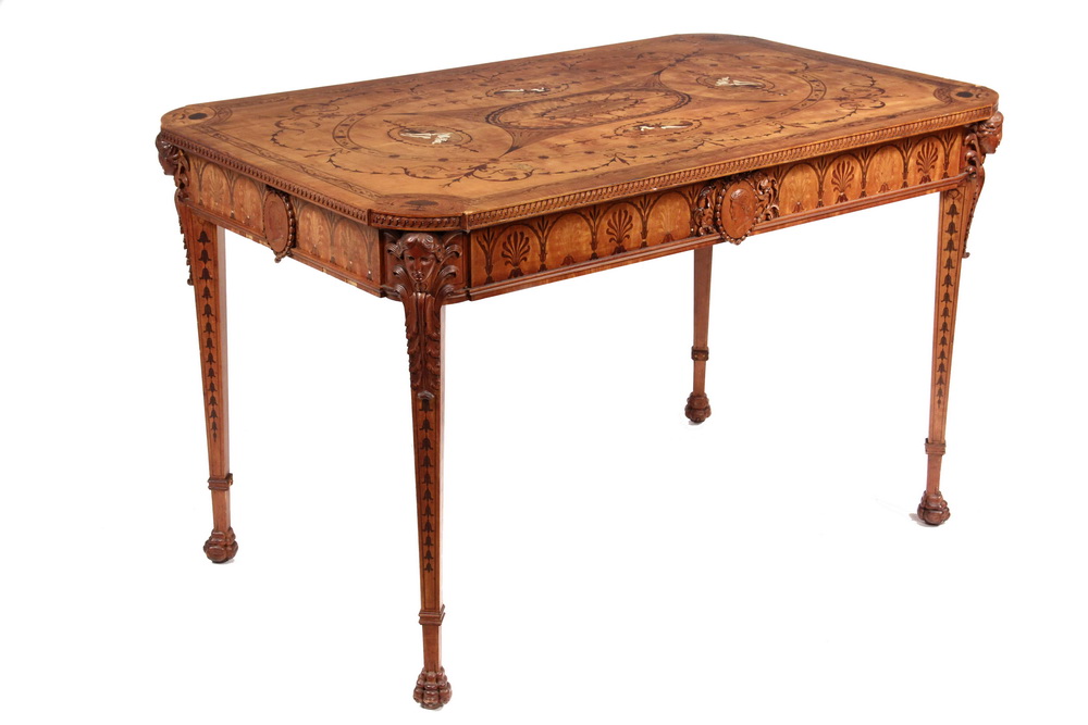 GERMAN INLAID TABLE Early 20th 163f4d