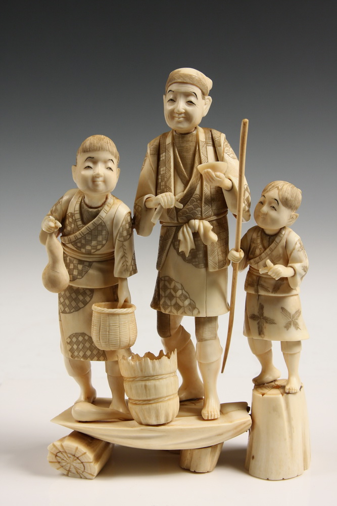 JAPANESE IVORY CARVING Late 19th 163f47