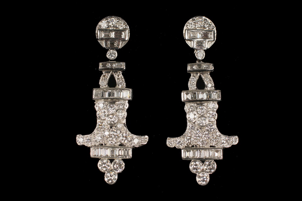 EARRINGS One Pair of Platinum 163f76