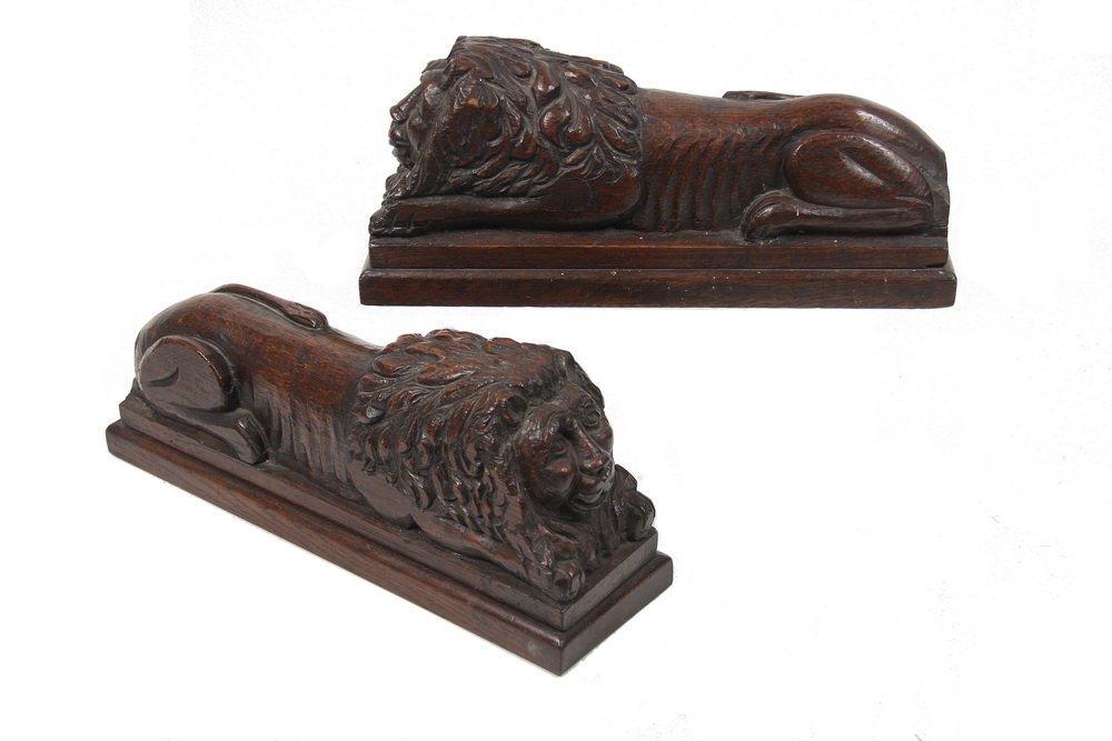 WOOD CARVINGS - Pair of 18th c