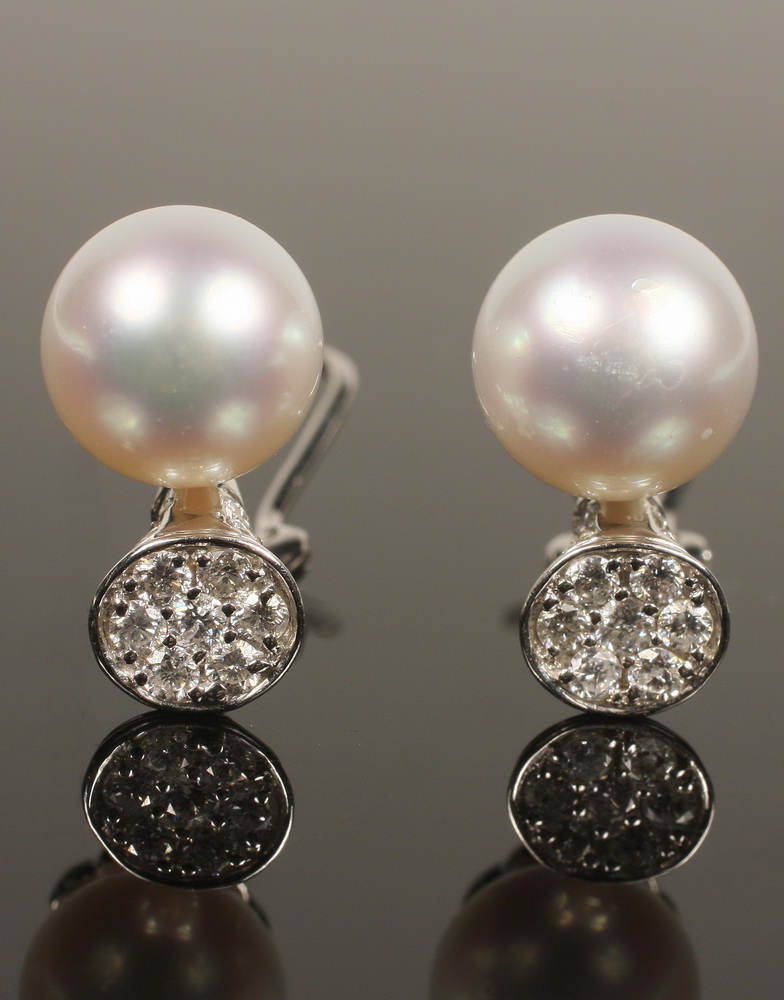 EARRINGS One Pair of 18K White 163f96