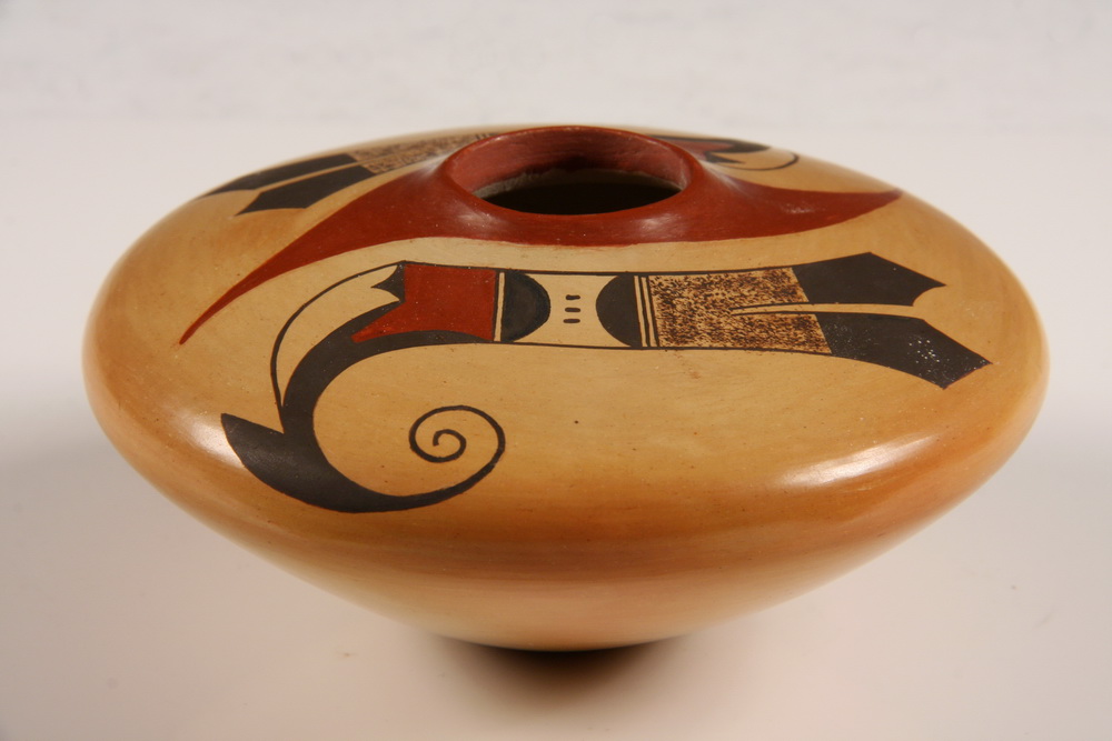 NATIVE AMERICAN POTTERY - Squatty Narrow