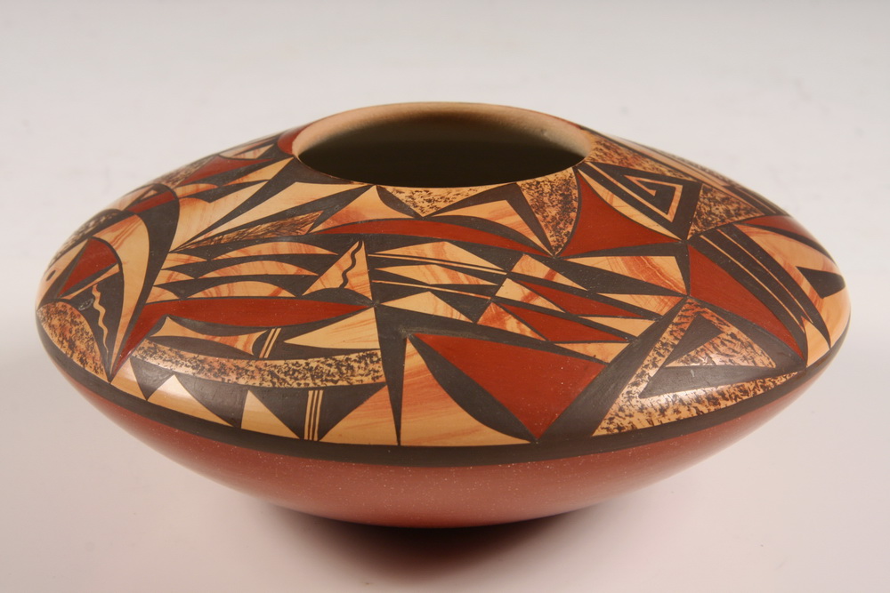 NATIVE AMERICAN POTTERY Squatty 164053