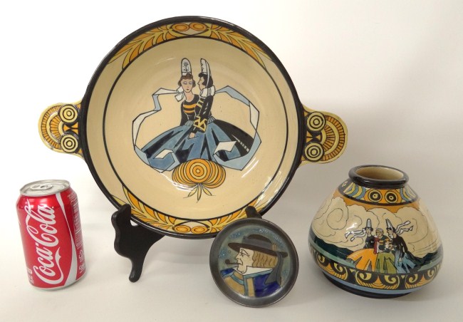 Quimper bowl vase and coaster with 1644ae