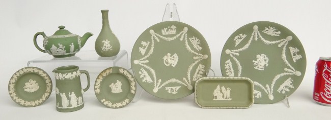 Lot eight pieces Wedgwood Jasperware