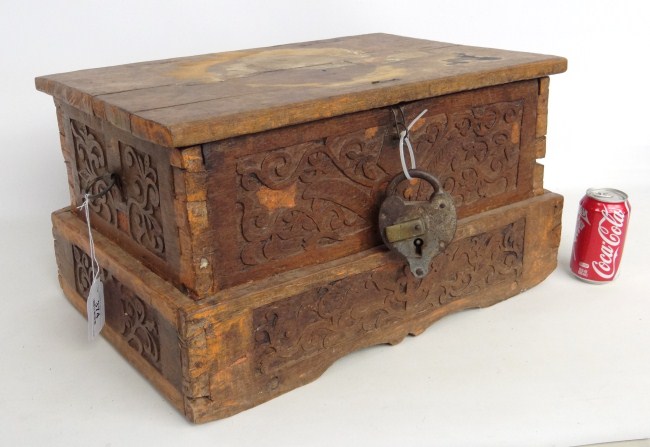 Early carved trunk along with early 164586
