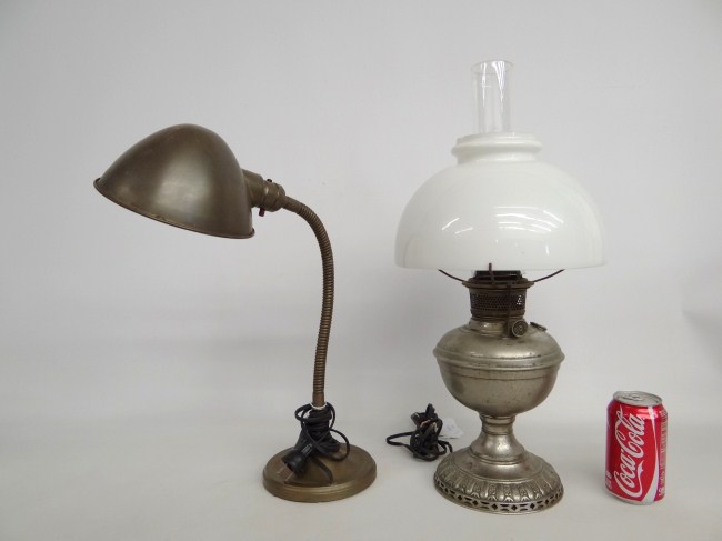 Lot including goose neck desk lamp 1645bb