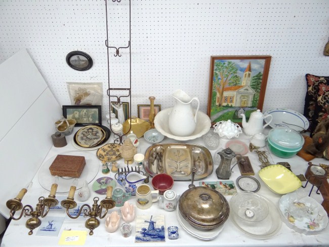 Large misc. lot including sconces