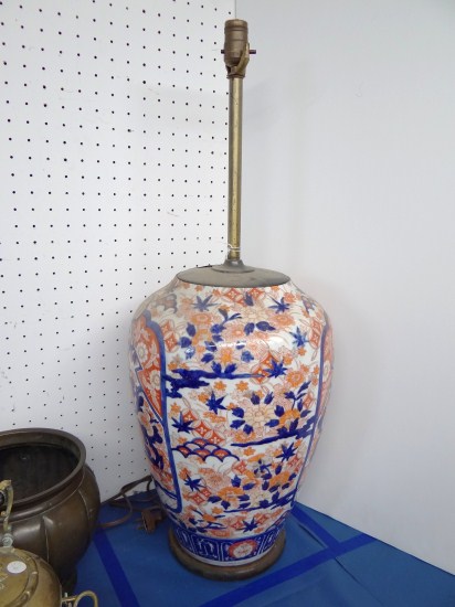 Asian porcelain Imari lamp. 19''