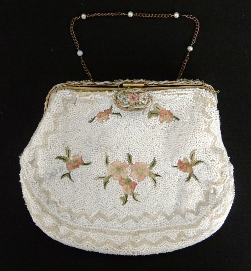 Vintage floral beaded purse.
