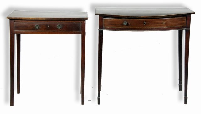 A 19th Century bowfront side table 16468a
