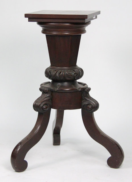 A Victorian mahogany jardini?re