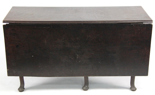 An 18th Century mahogany gateleg table