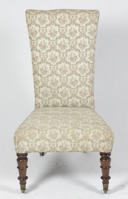 A Victorian upholstered chair on 1646d7
