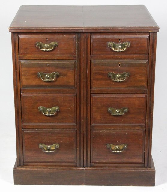 An Edwardian walnut twin pedestal 1646da