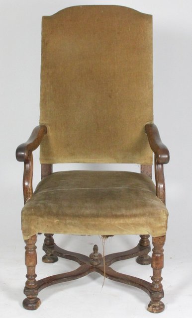 A William and Mary walnut armchair 164706