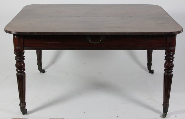 A Regency mahogany extending dining 164704