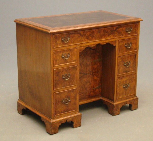 Burlwood English kneehole desk  1620e8