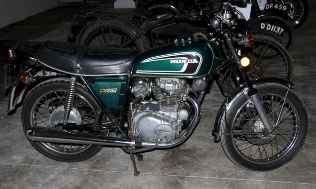 A 1975 Honda CB250 G5 Reg LDF 481P 1621ac