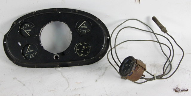 A Derby Bentley instrument panel 1621f6